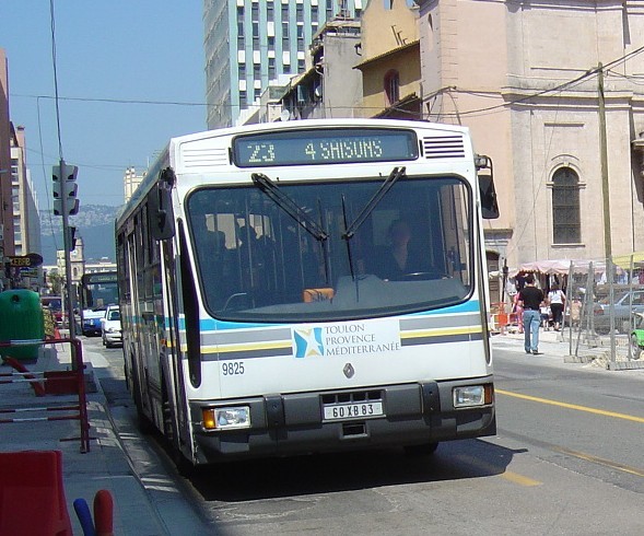 Renault PR100_2 N°9825 TPM Toulon