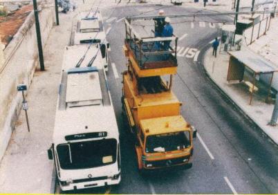 Camion-échelle Renault et ER 100